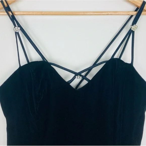 Vintage 90s Y2K strappy back velvet column dress with front slit. - Picture 4 of 11